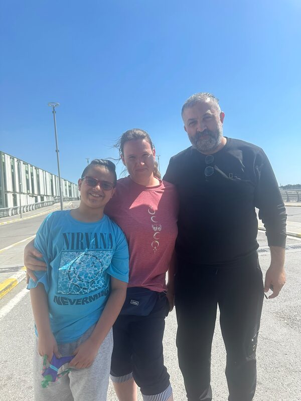İzmir Adnan Menderes Havalimanı önünde Didim transferi için karşıladığımız misafirlerimiz