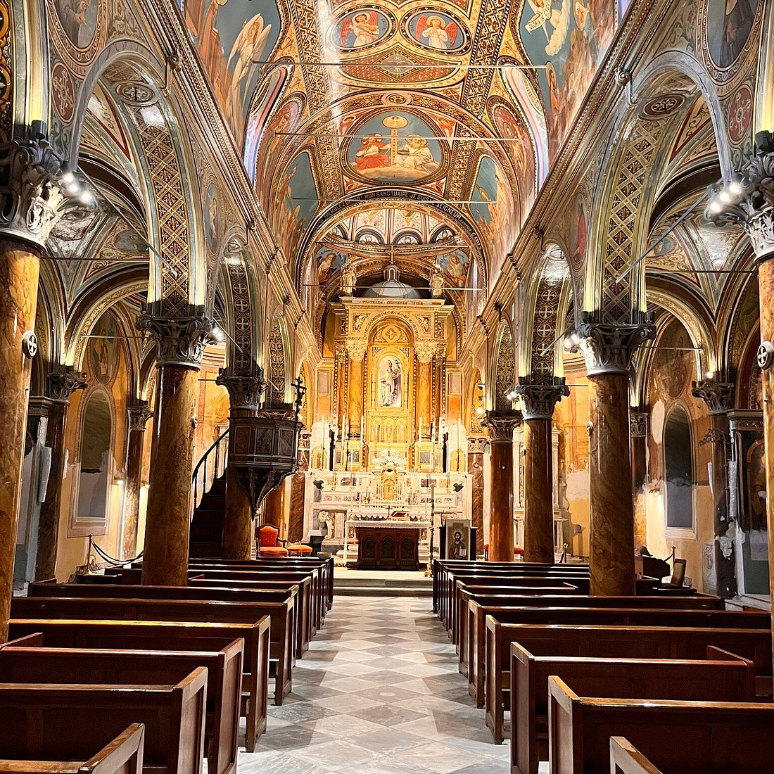 İzmir'in En Eski Kilisesi Saint Polycarpe ve Freskleri