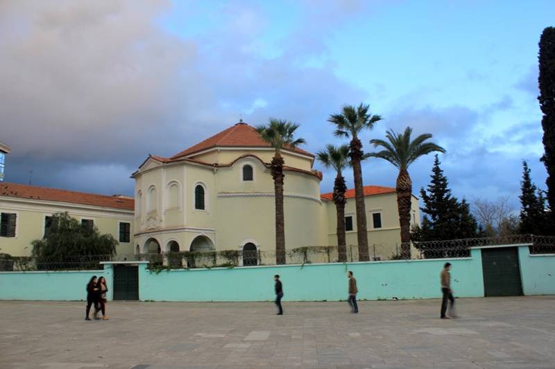 Bornova Meydanındaki Tarihi Santa Maria Kilisesi