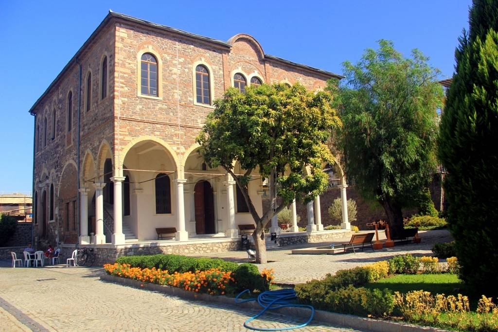 Basmane'deki Tarihi Aya Vukla Kilisesi ve Kültür Merkezi