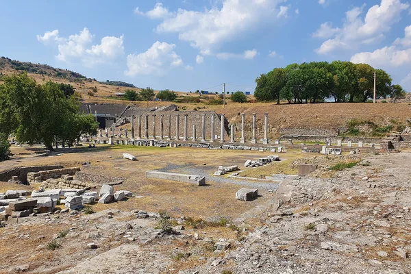 Asklepion antik sağlık merkezinin kalıntıları