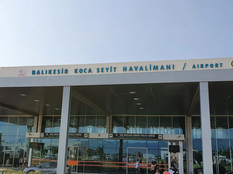 Balıkesir Koca Seyit Havalimanı dış cephesi