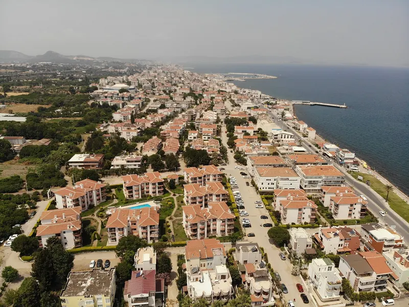Güzelbahçe Yalı Mahallesi'nin havadan görünümü