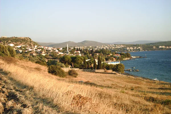 Ildırı köyü ve Erythrai antik kentinin bulunduğu koy