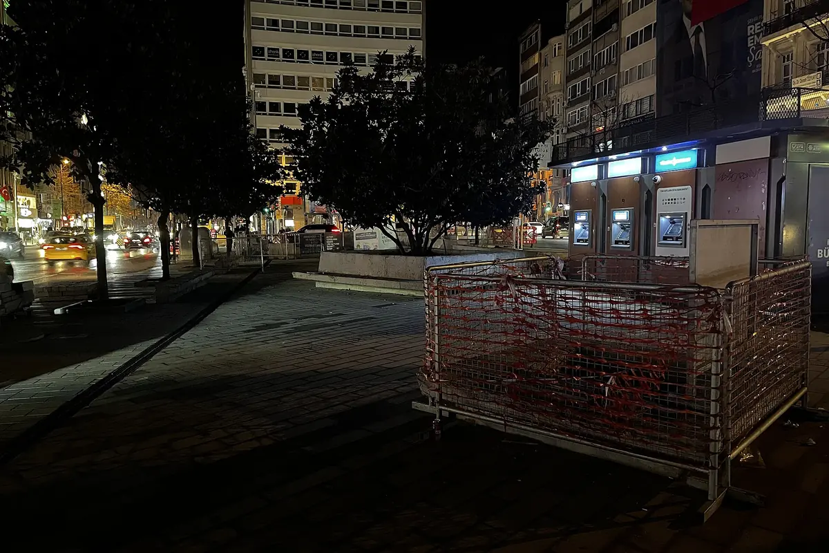 Halaskargazi Caddesi'nde yol çalışması ve cadde dokusu
