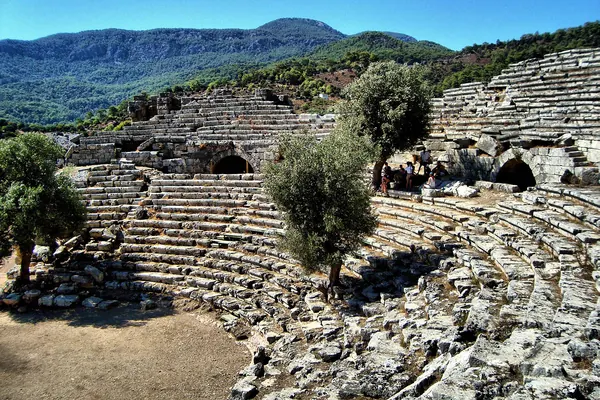 Kaunos antik kentinde tiyatro