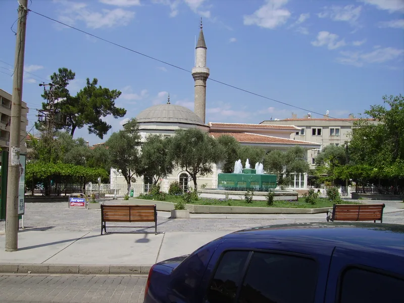 Muğla merkezde cami, meydan ve havuz