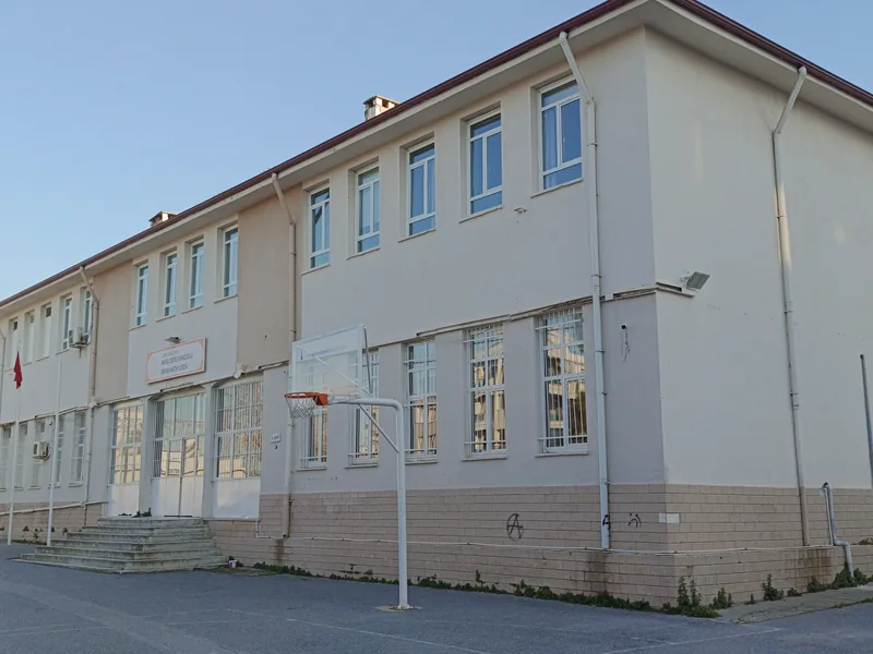 Narlıdere'nin ilk okul binası