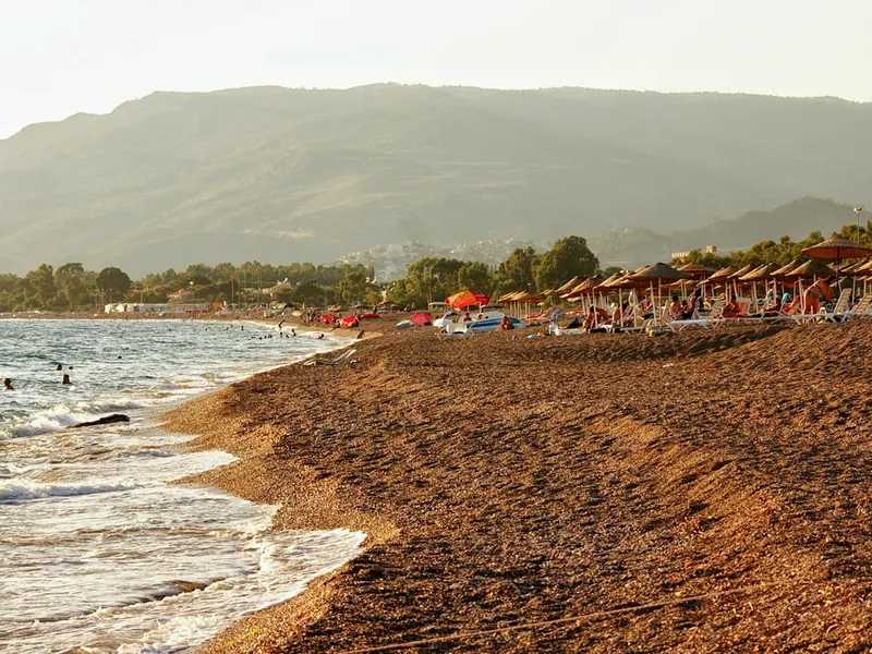Özdere sahilinde plaj ve deniz