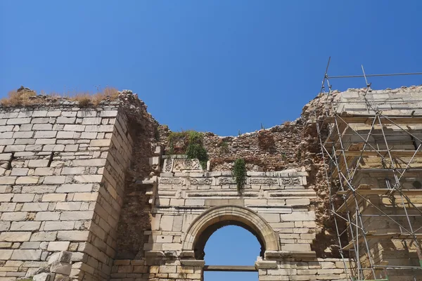 St. Jean Bazilikası'nın taş kapısı, Selçuk