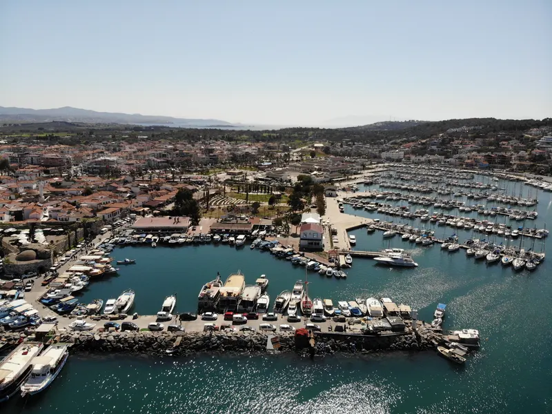 Sığacık limanı ve Teos Marina havadan görünüm