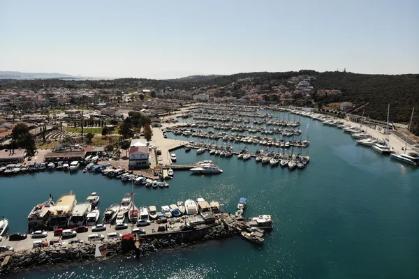 Teos Marina'da bağlı yatlar
