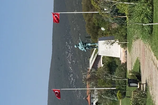 Barbaros Köyü meydanı, Urla