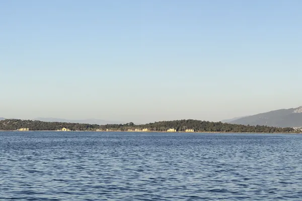 Urla Karantina Adası ve tarihi Tahaffuzhane yapıları
