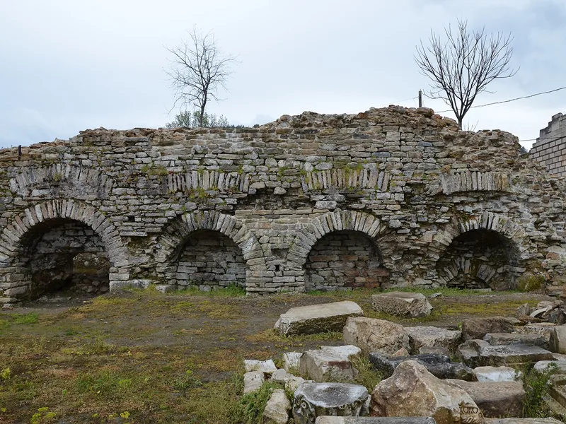 Stratonikeia'da kemerli yapı kalıntıları