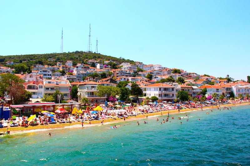 Kınalıada Kumluk Plajı sosyal alan