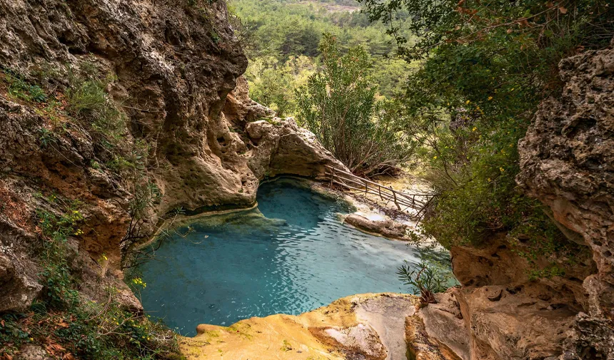 Karaburun Kral Havuzu Doğal Oluşumu ve Turkuaz Deniz