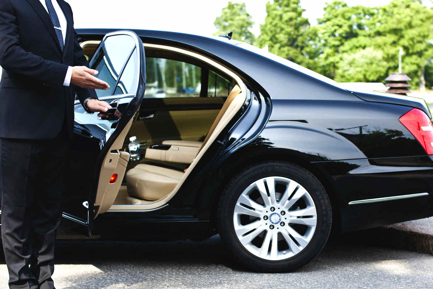 Luxus Chauffeur-Dienst auf Abruf