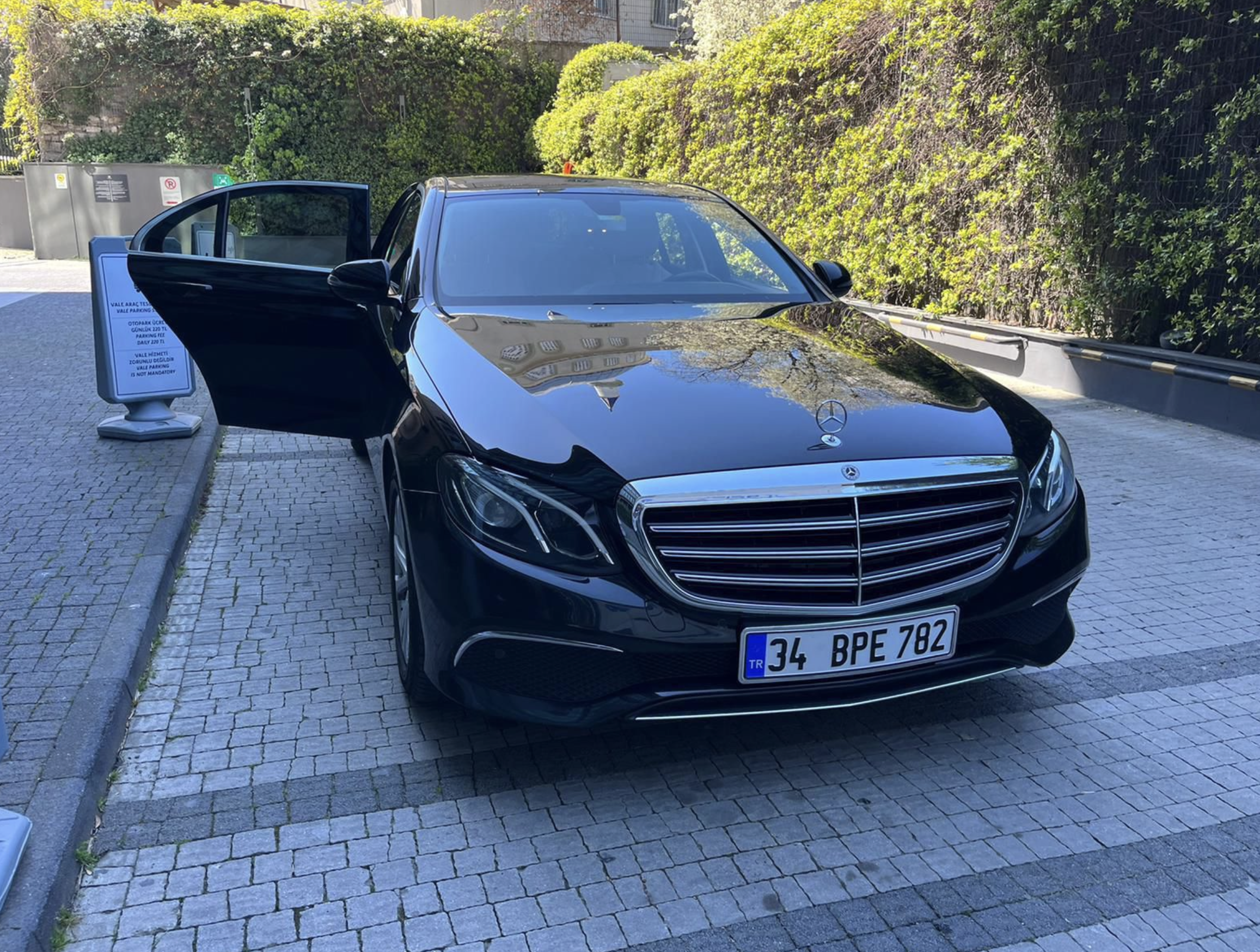 Mercedes E-Klasse Fahrer