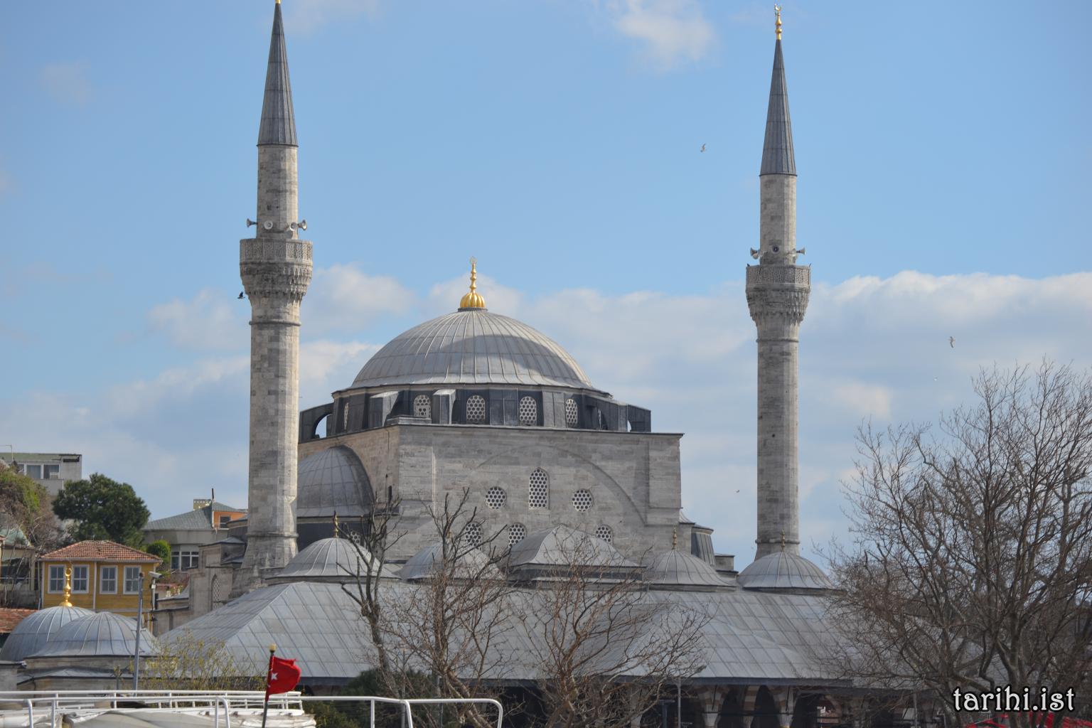 Mihrimah Sultan Camii Tek Minaresi
