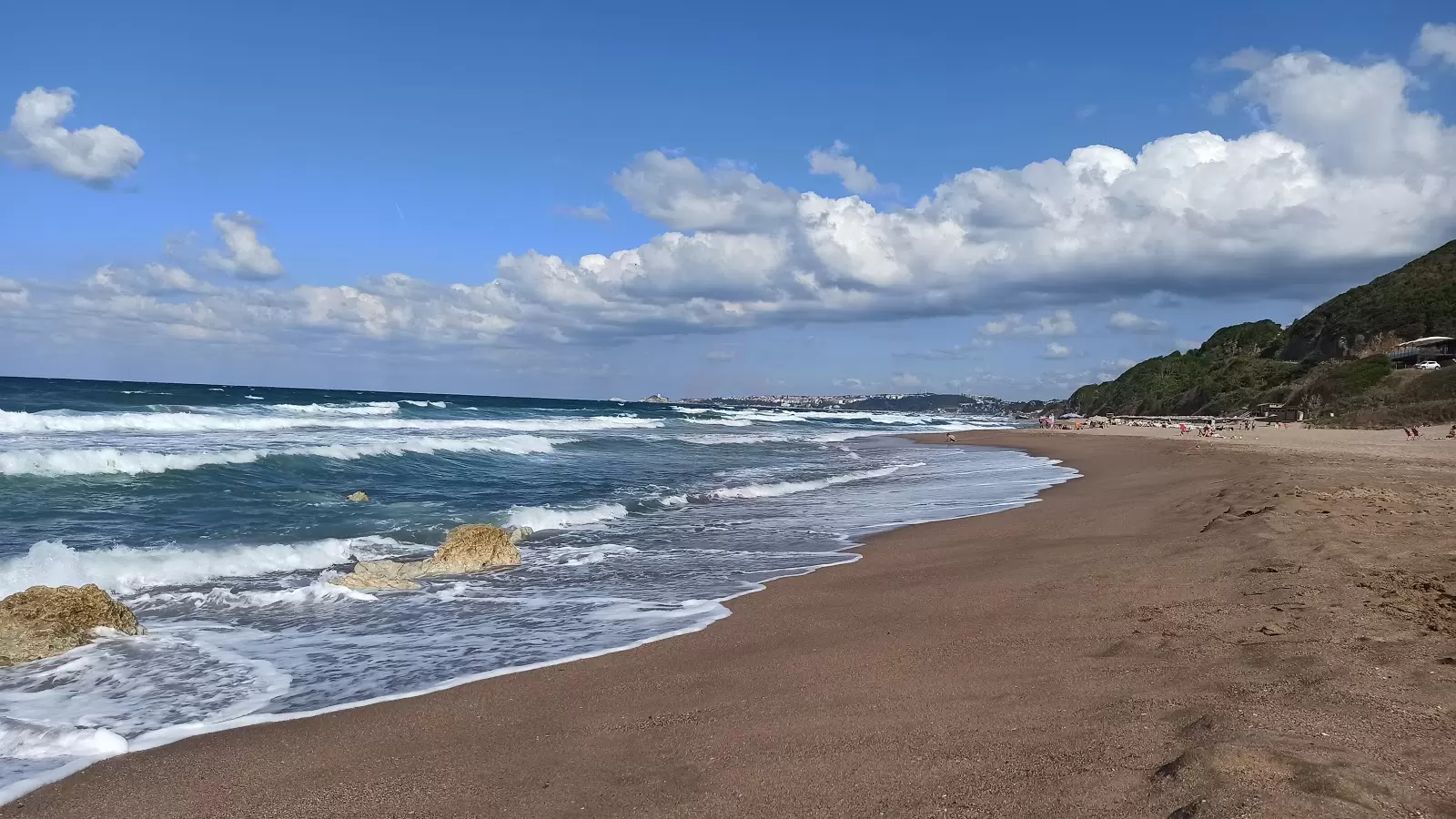 Şile Sahilköy Plajı orman ve deniz
