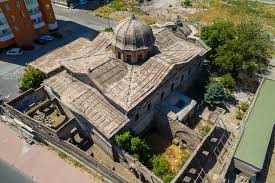 Karaköy’ün Modern Silüetinde Geleneksel Bir Dokunuş: Surp Krikor Lusavoriç Kilisesi