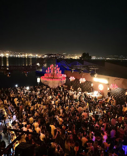 Tac mahal Bar